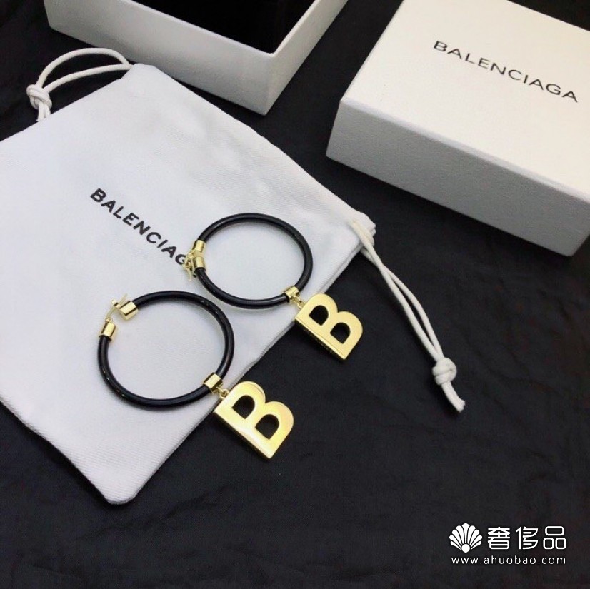 巴黎世家Balenciaga新款亞克力耳釘耳環