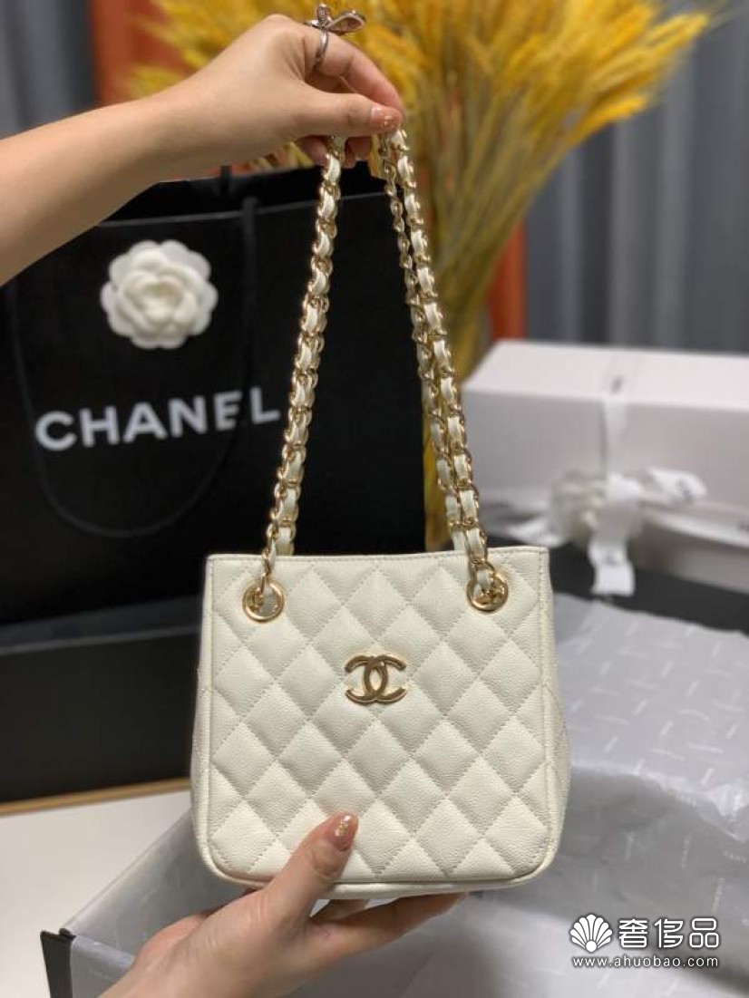 chanel香奈兒牛皮球紋魚子醬系列托特水桶包